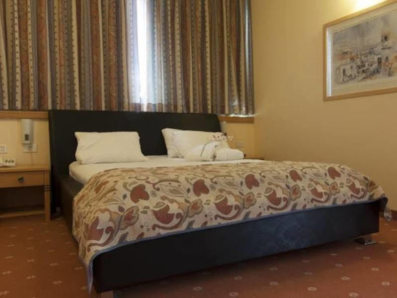Inbar Hotel Arad Zewnętrze zdjęcie